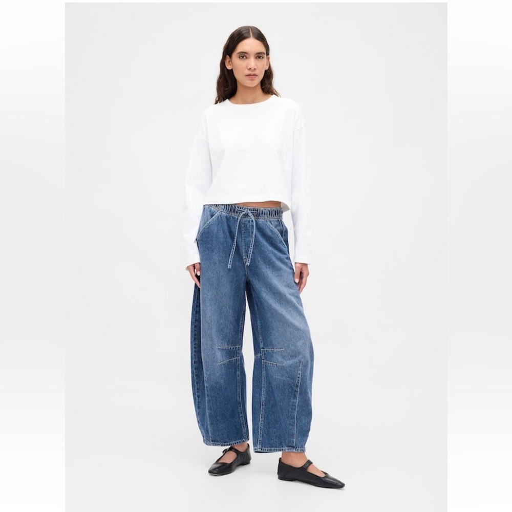NWT Gap Mid Rise UltraSoft Easy Horseshoe Jeans